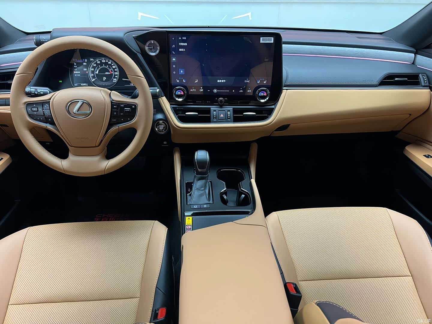 Lexus ES, 2025 12