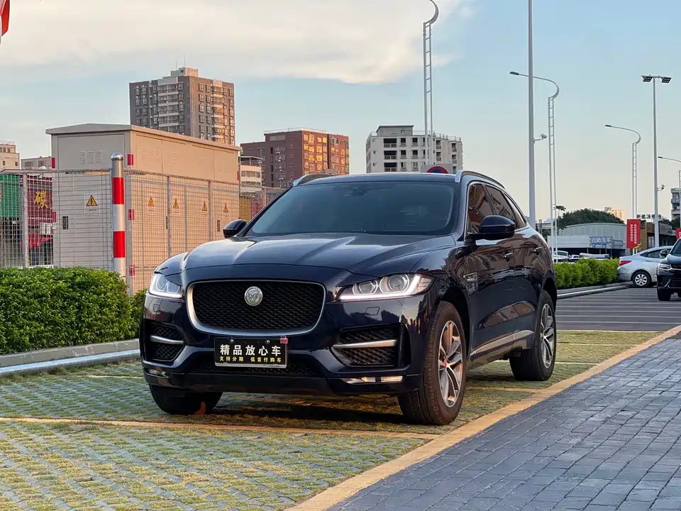 Jaguar F-PACE