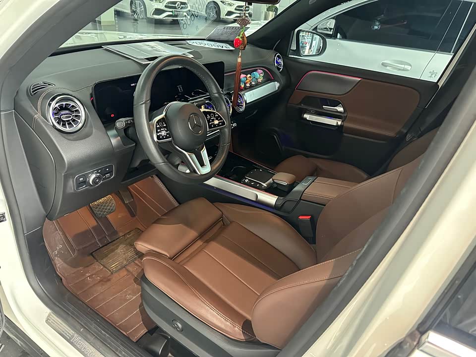 Mercedes-Benz GLB Mercedes-Benz GLB
