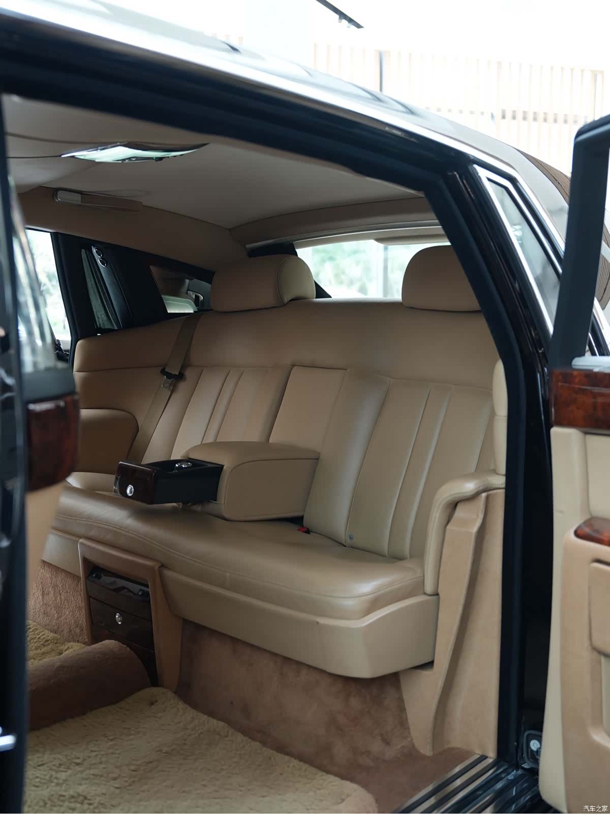 Rolls-Royce Phantom, 2017 8