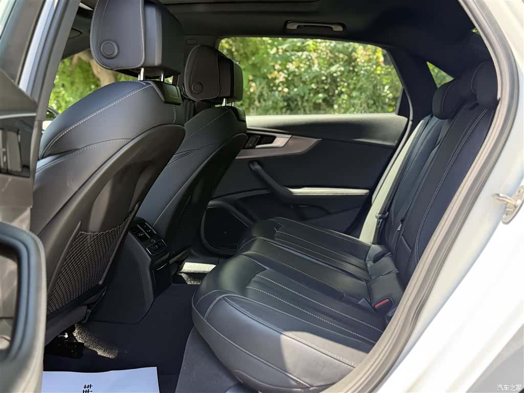 Audi A4L, 2023 8