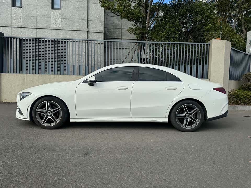 Mercedes-Benz CLA
