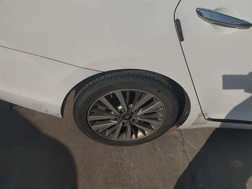 Hyundai Name picture