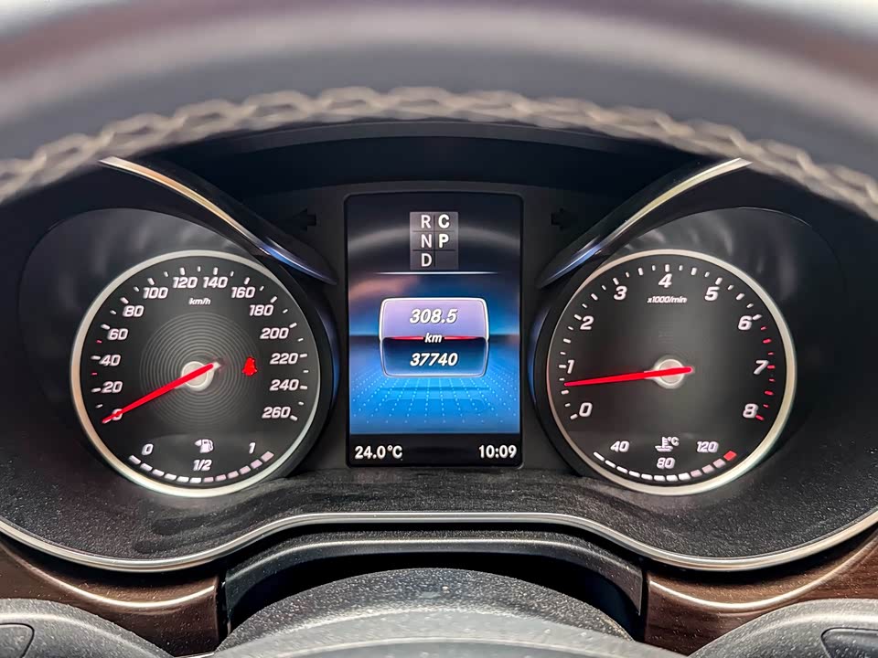 Mercedes-Benz V-class