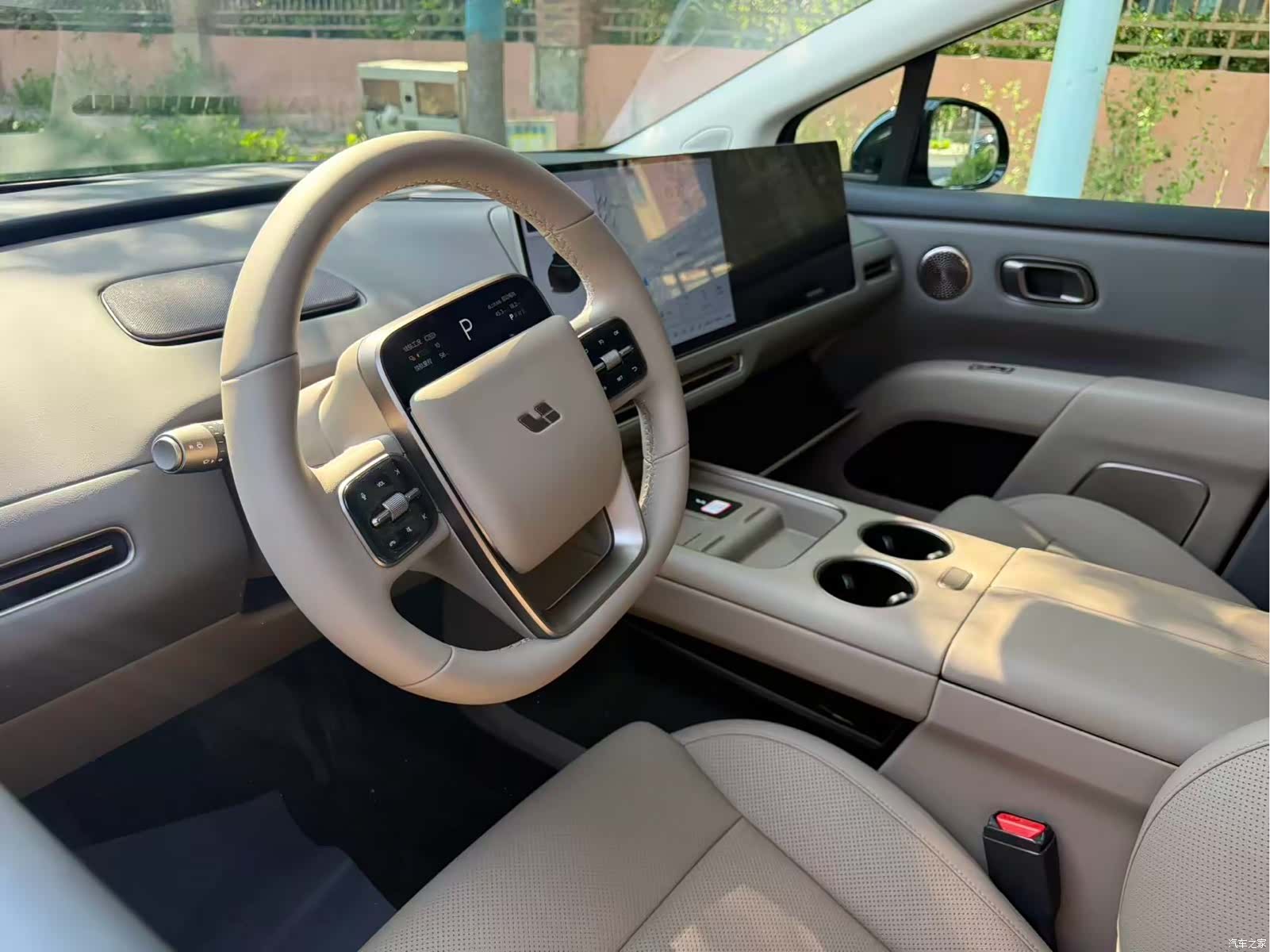 Li Auto i8, 2026 все фото