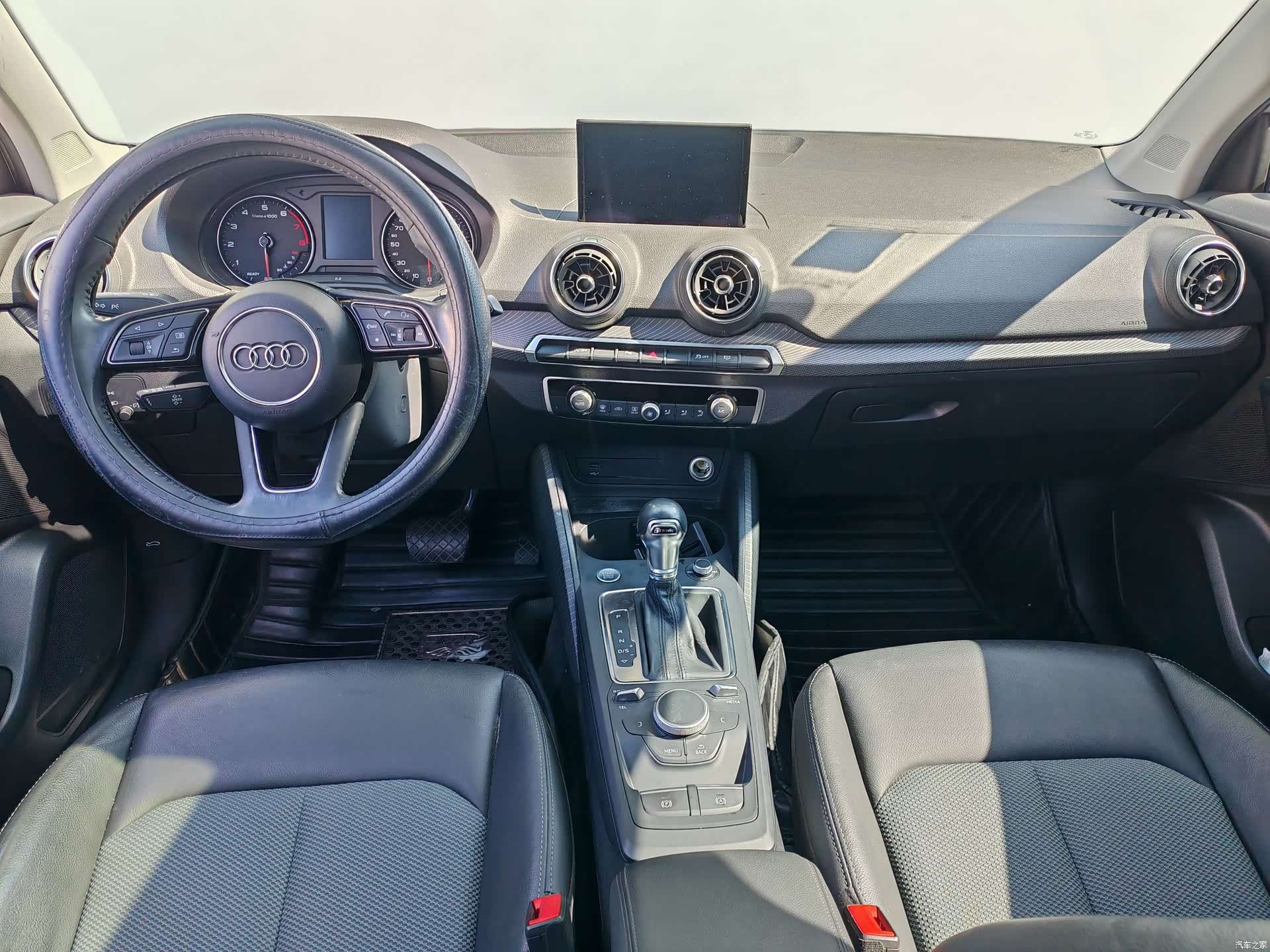 Audi Q2L, 2020 8