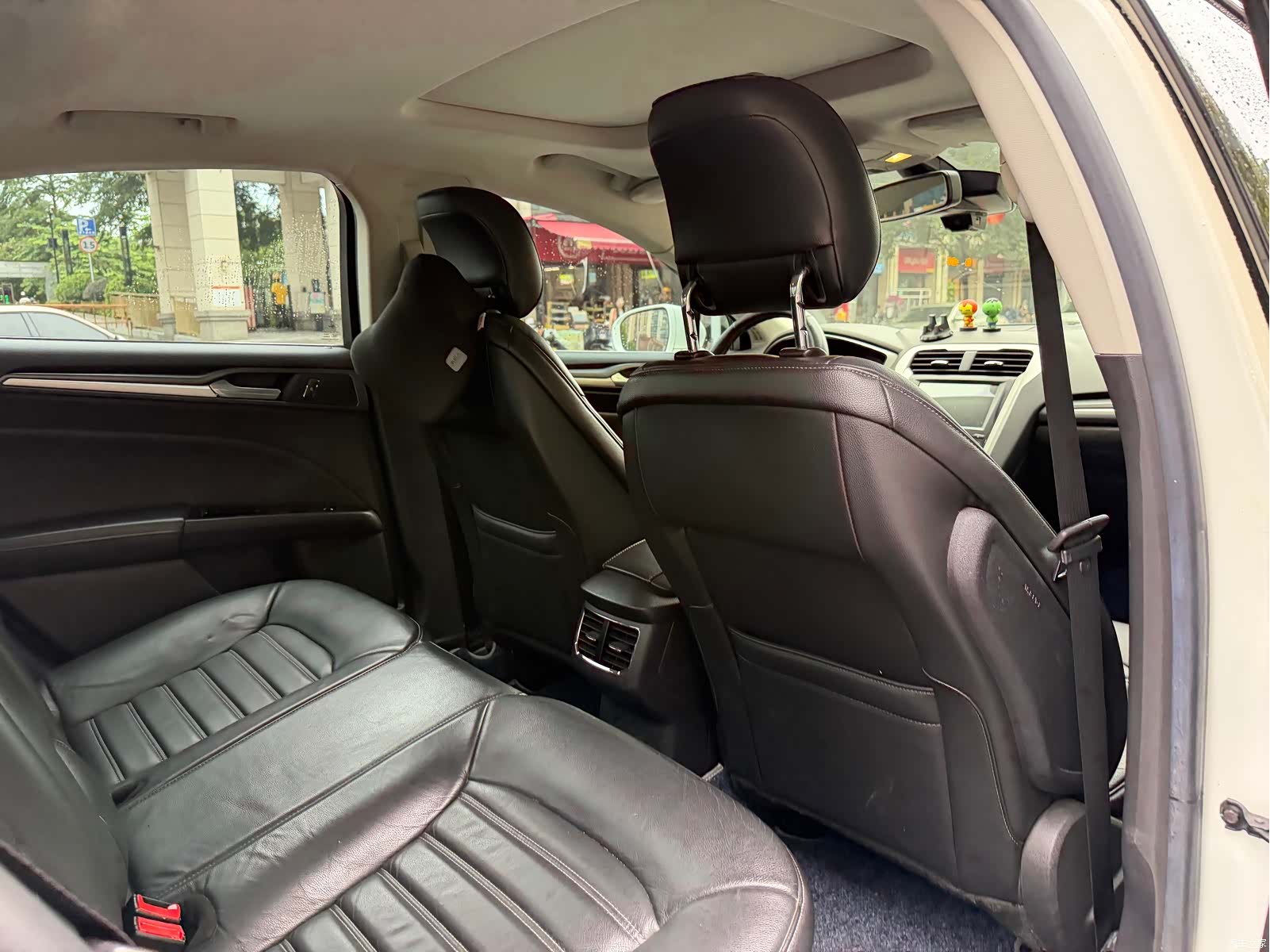 Ford Mondeo, 2015 11