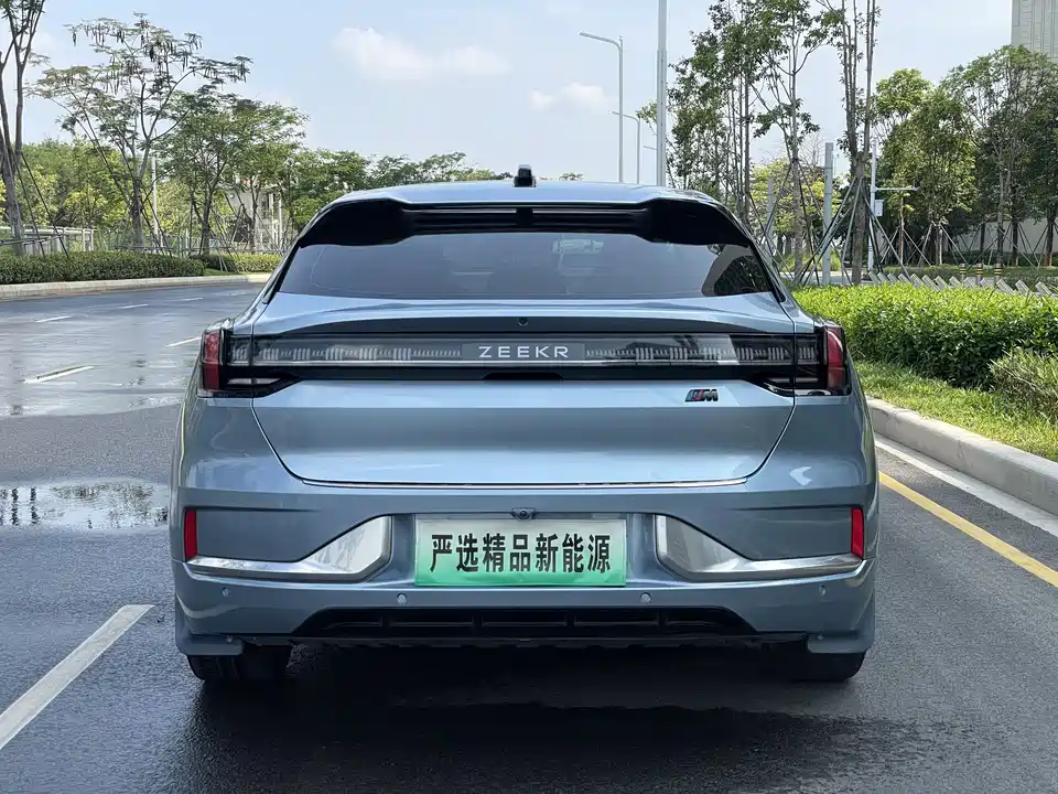 Zeekr 001