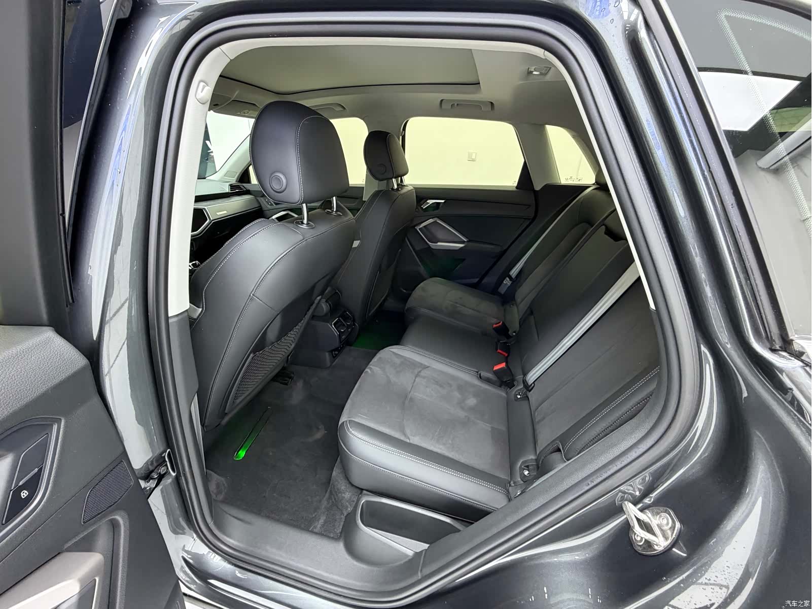 Audi Q3, 2023 13