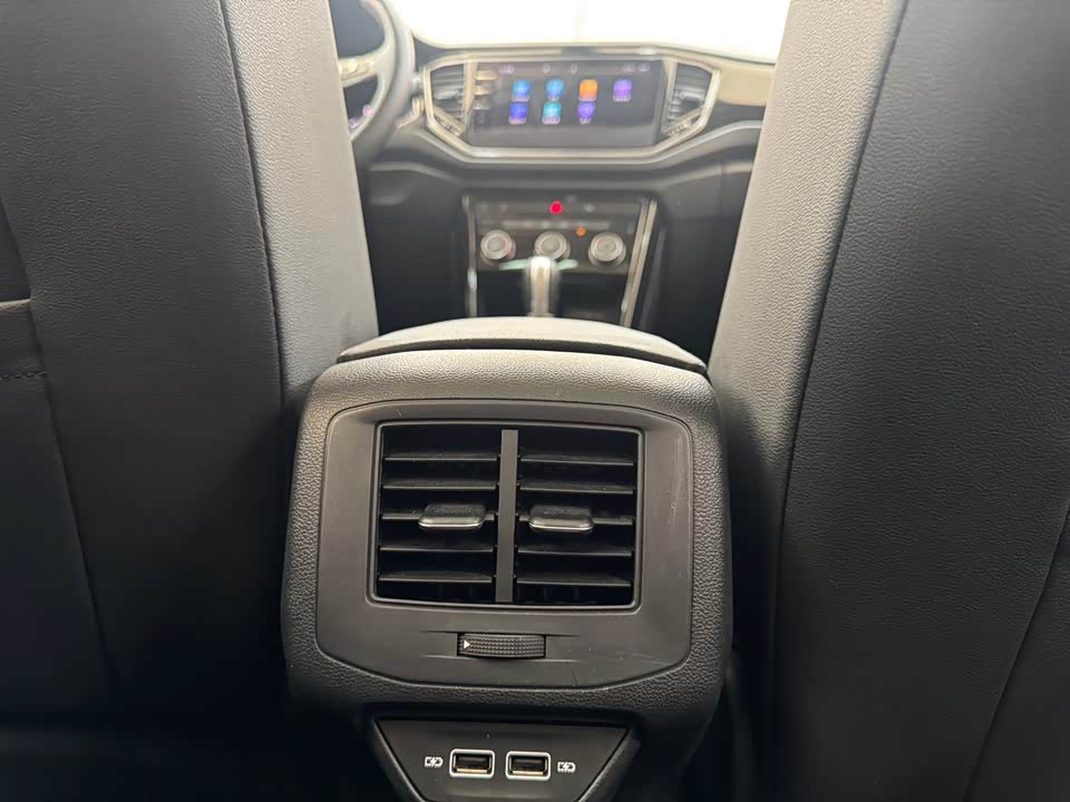 Volkswagen T-ROC exploring Songs