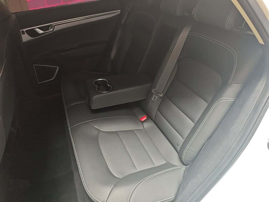 Geely Emgrand, 2020 17