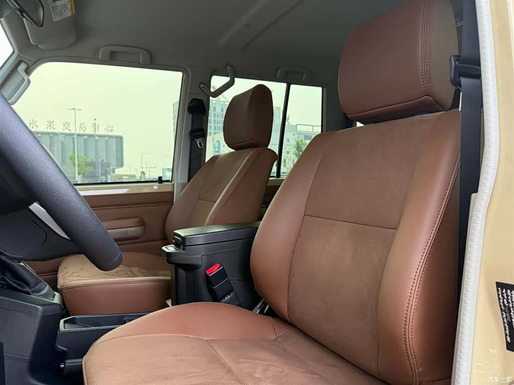 Toyota Land Cruiser, 2026 11