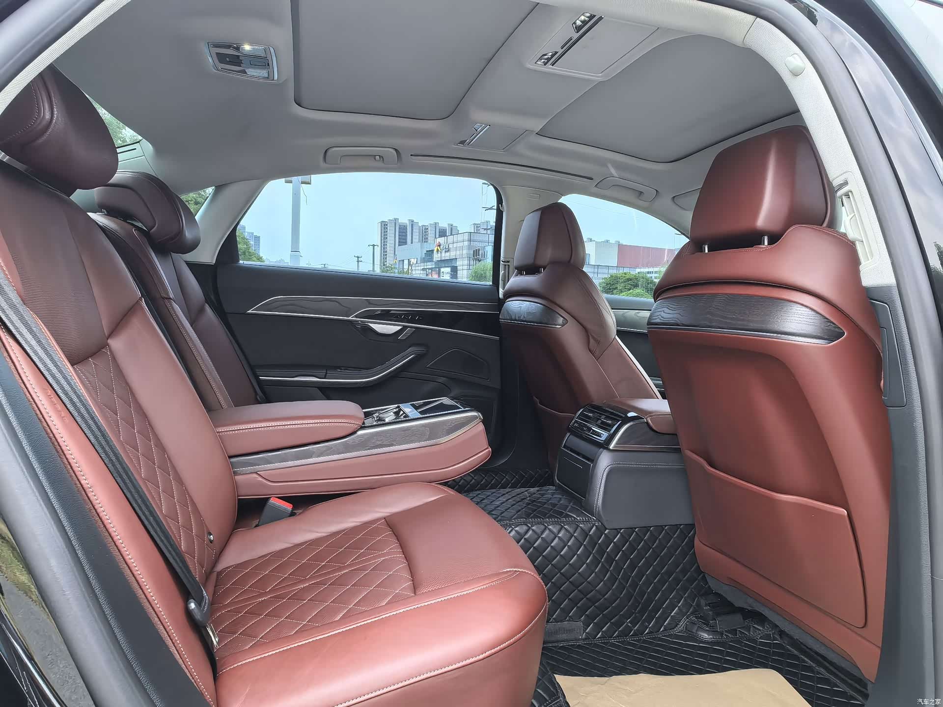 Audi A8L, 2023 11