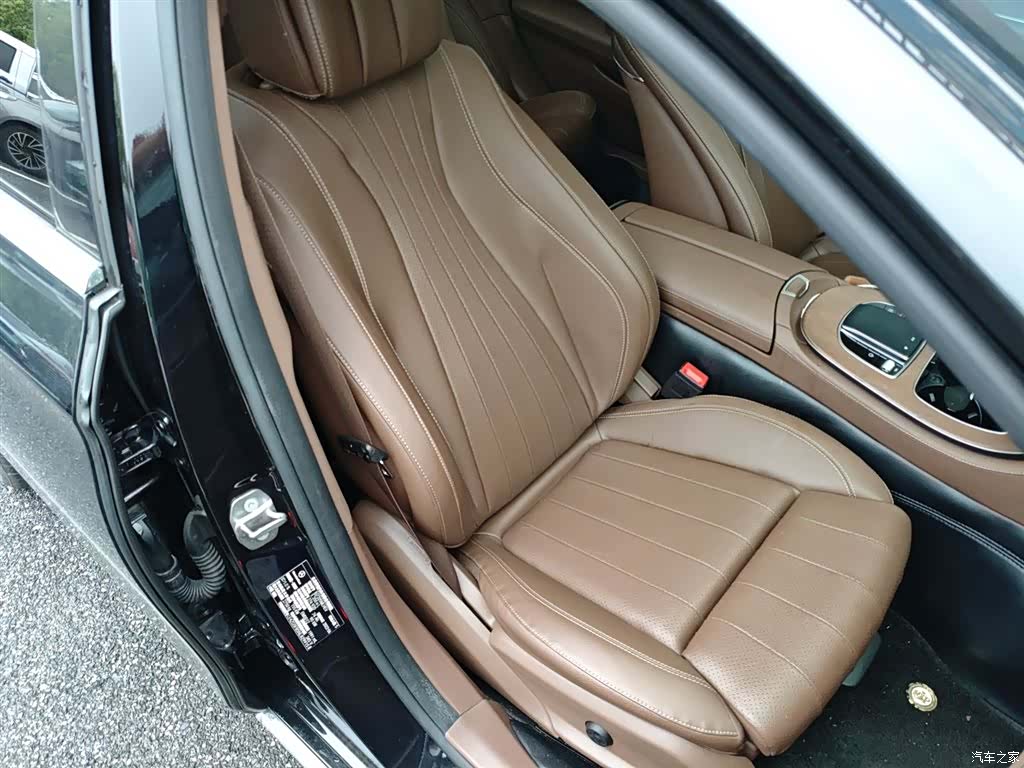 Mercedes-Benz E-Class, 2022 16