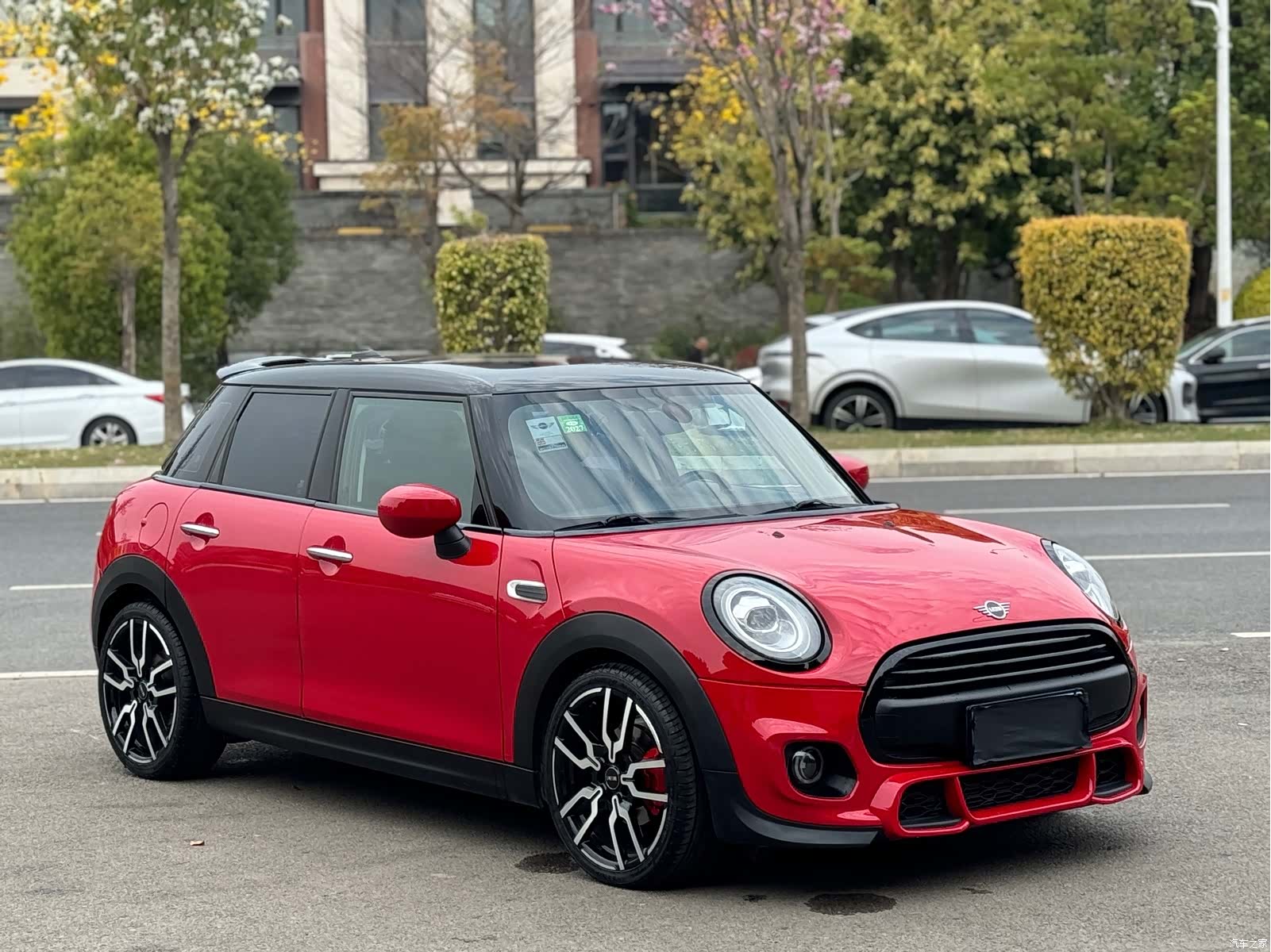 Mini ONE, 2019 3