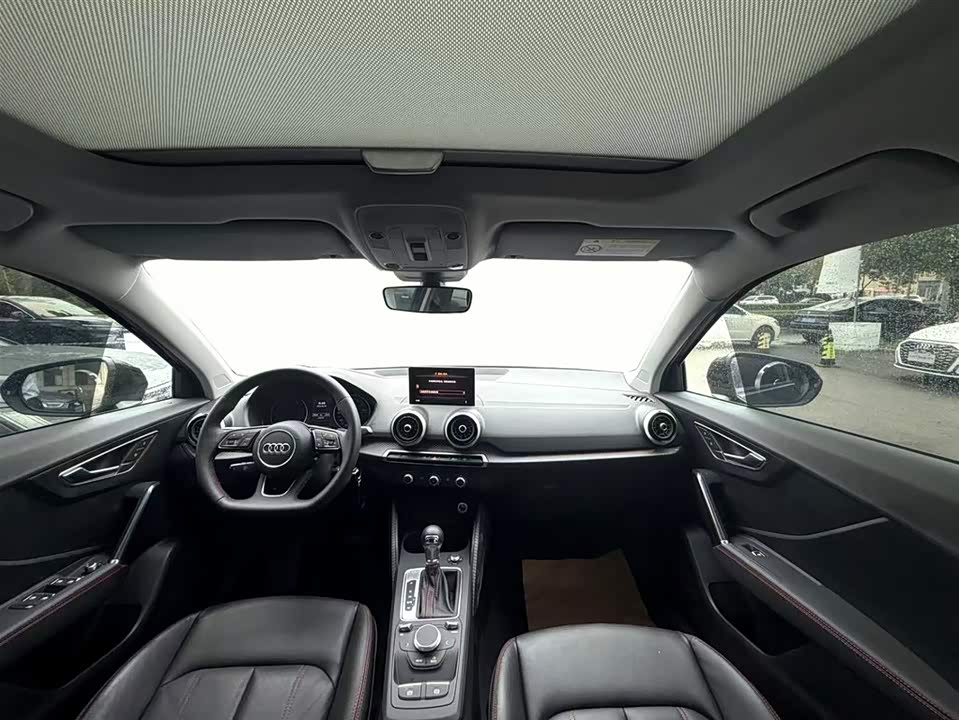 Audi Q2L
