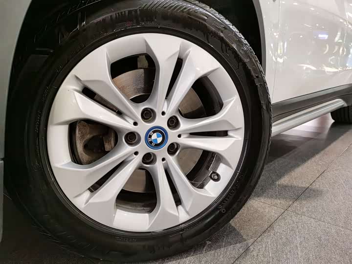 BMW X1 xin neng yuan 2019 xDrive25Le li cheng sheng ji ban