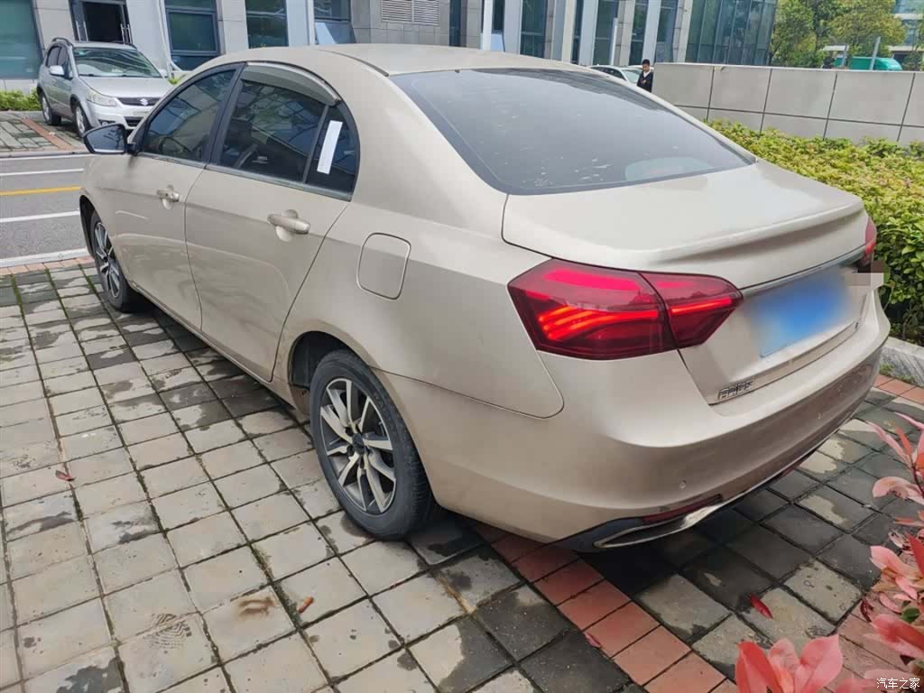 Geely Emgrand, 2020 23