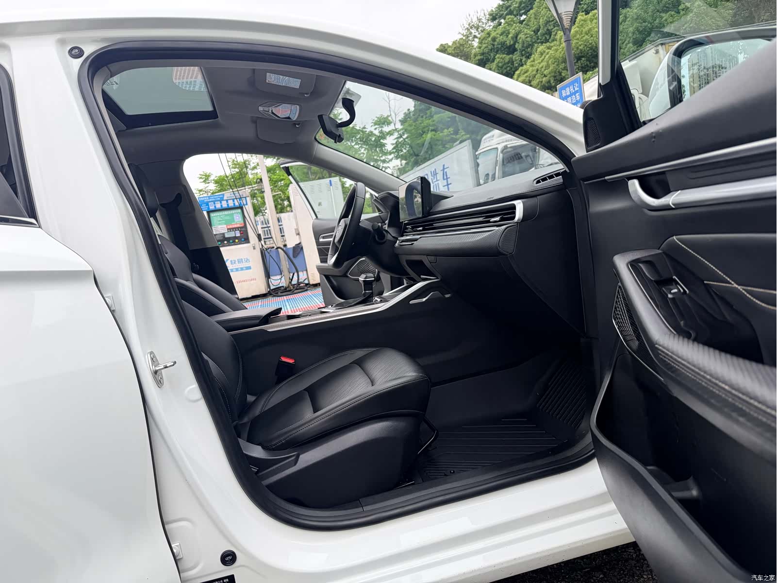 Geely Emgrand, 2023 11