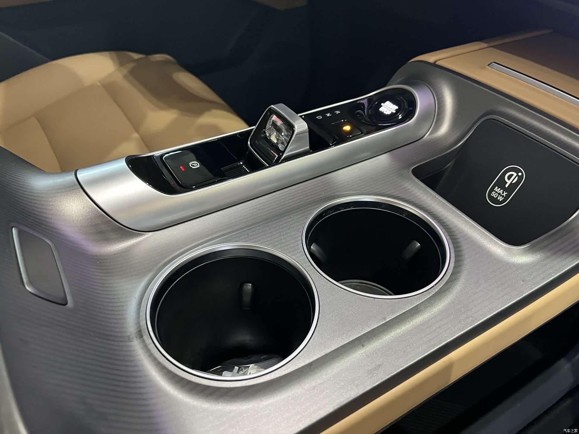 Trumpchi E8, 2024 11