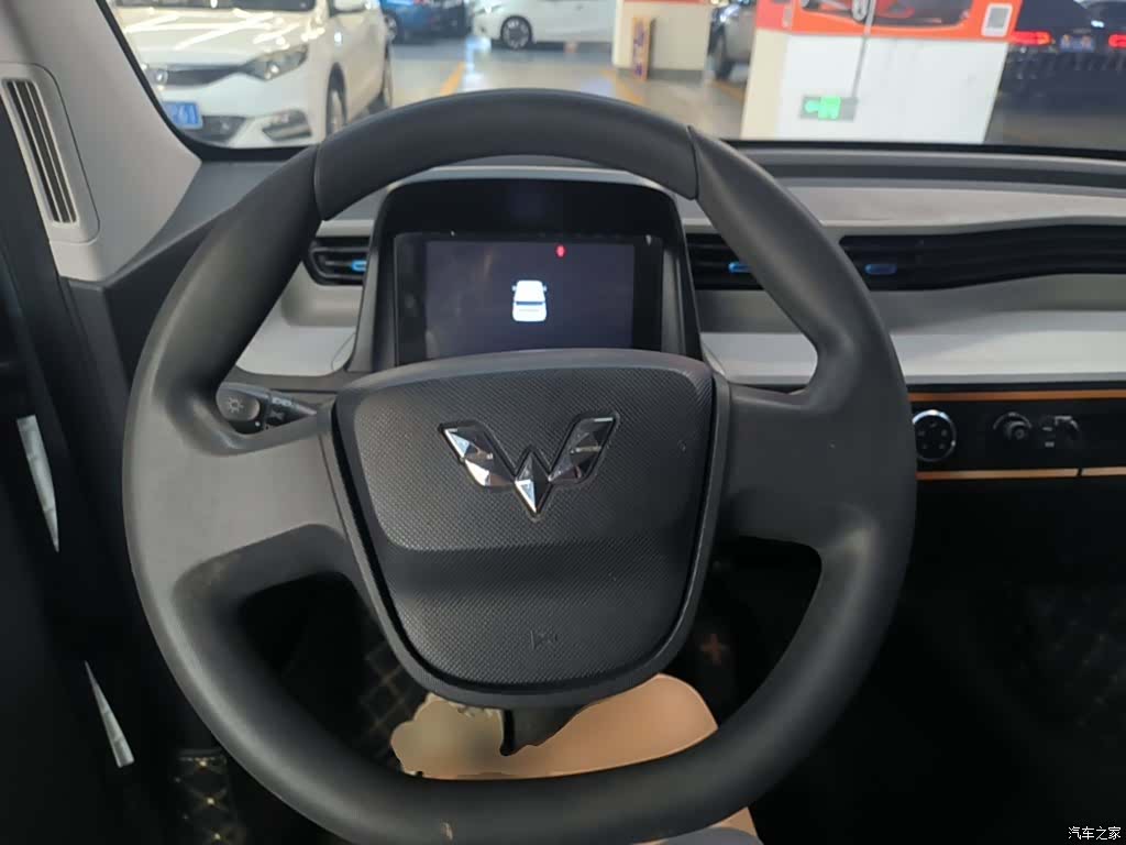 Wuling MINIEV, 2020 11