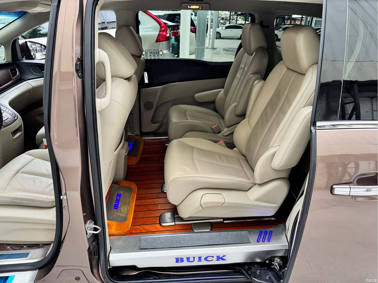 Buick GL8, 2019 14