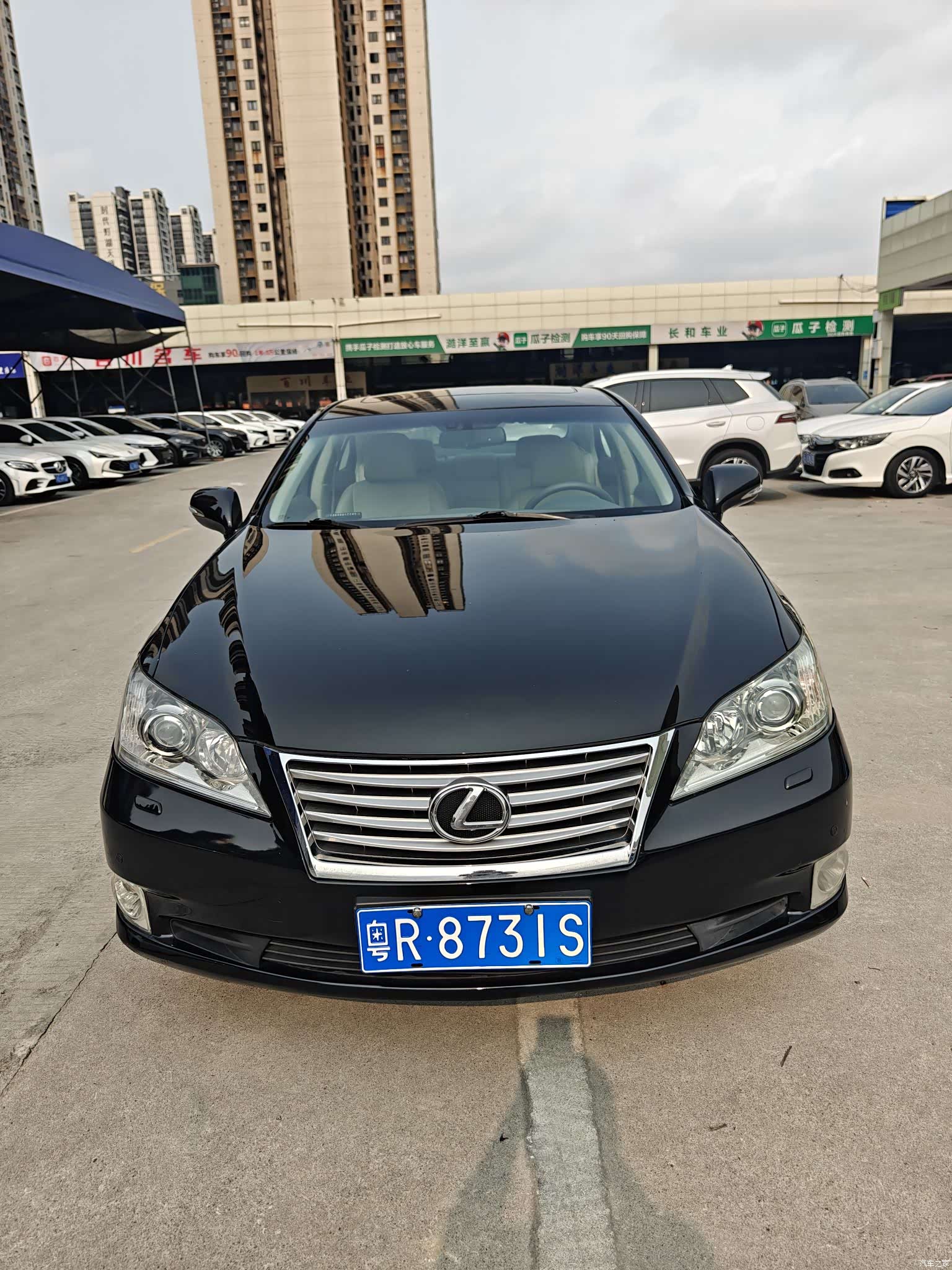 Lexus ES, 2011 1