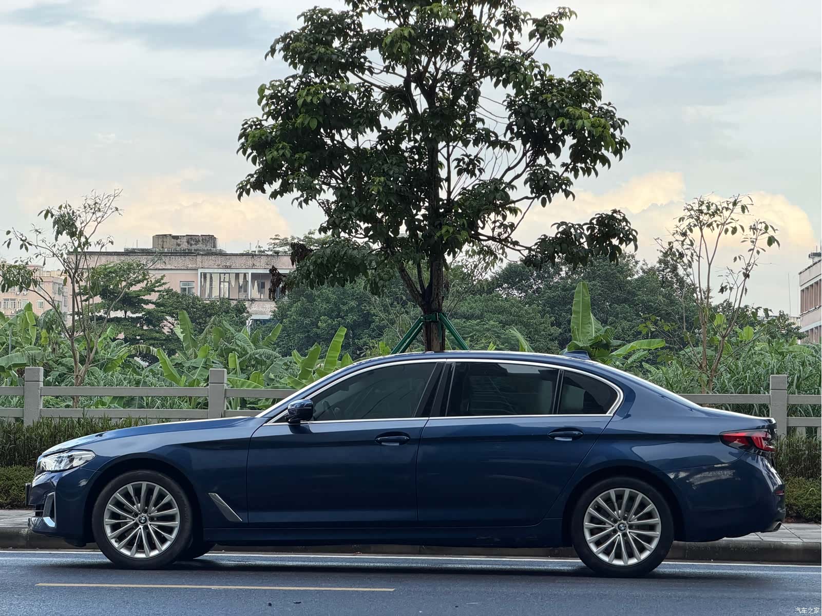 BMW 5 Series, 2021 все фото
