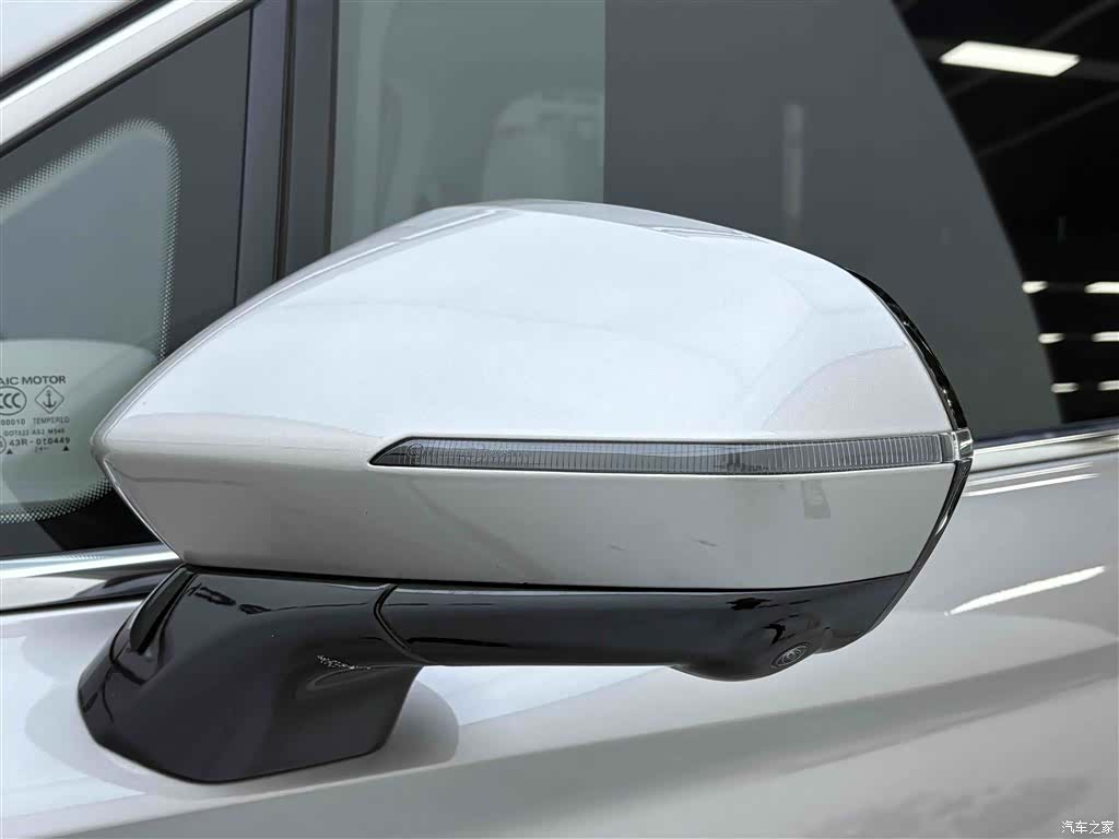 Roewe iMAX8, 2025 20