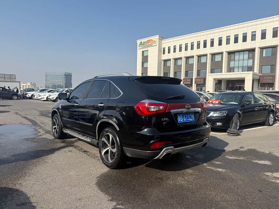 BYD S7