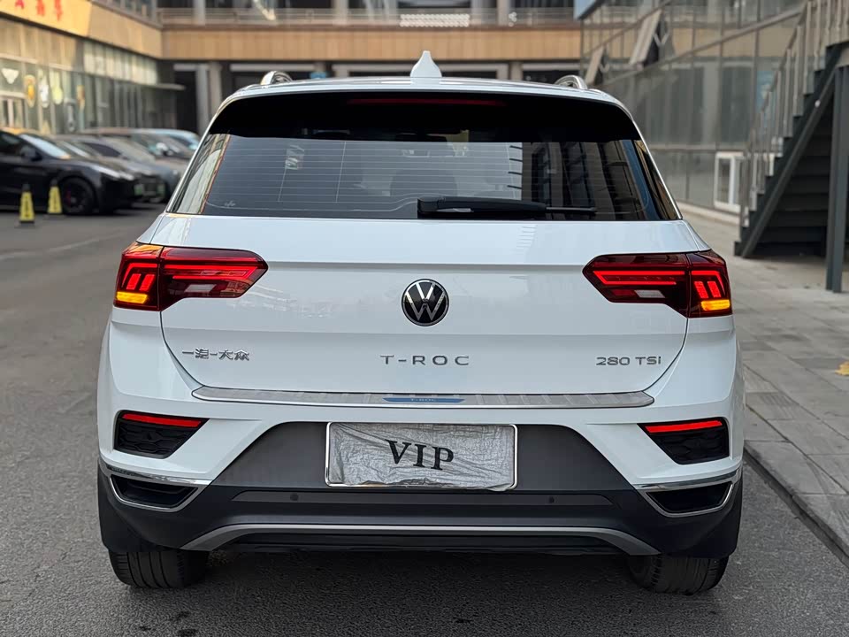 Volkswagen T-ROC exploring Songs