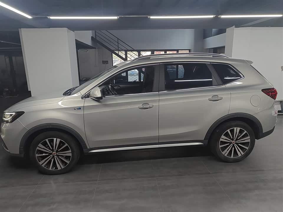 Roewe RX5