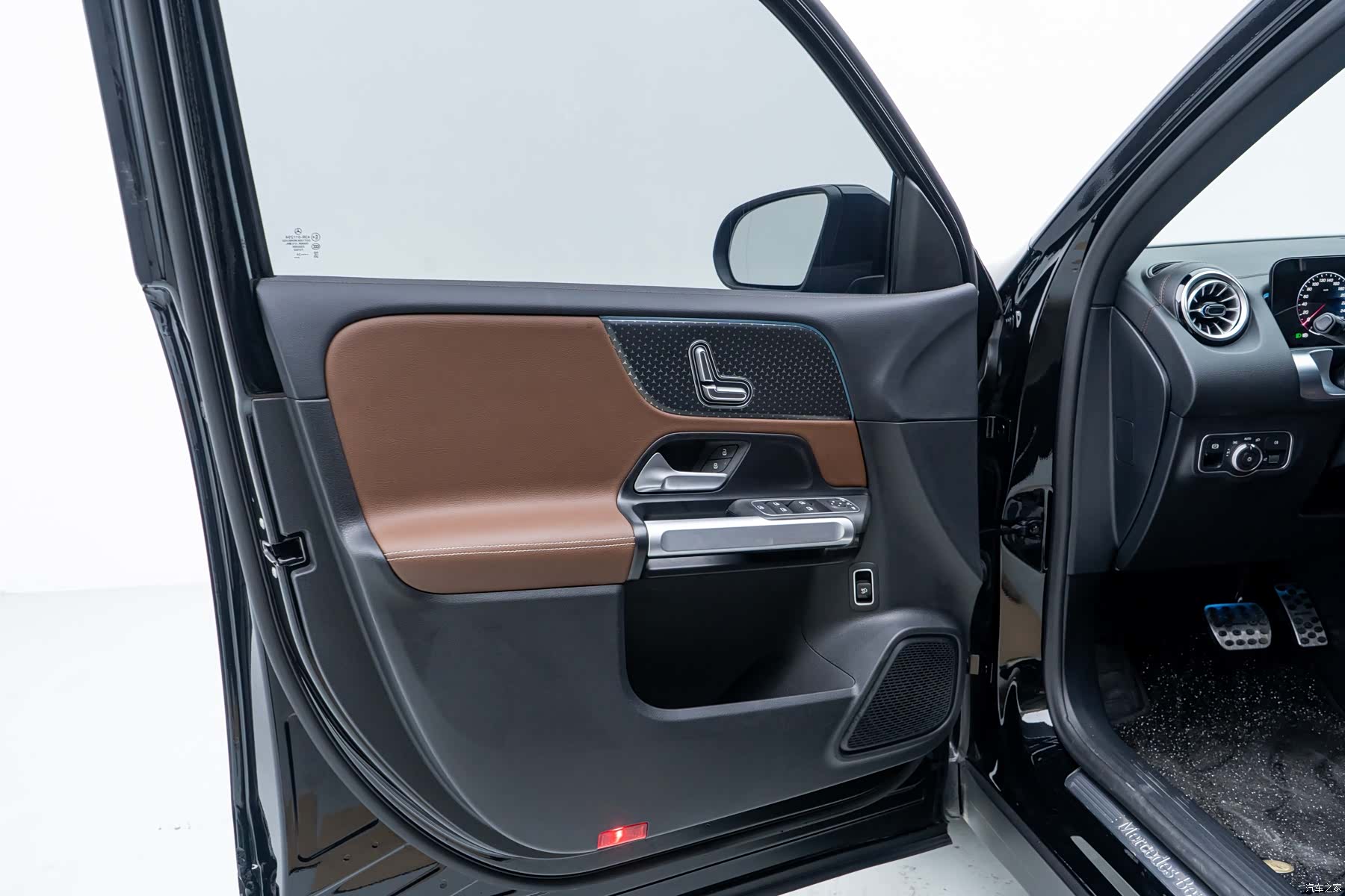 Mercedes-Benz GLB, 2024 11