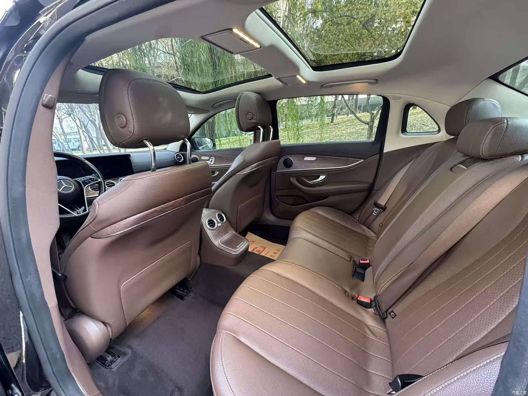 Mercedes-Benz E-Class, 2023 10