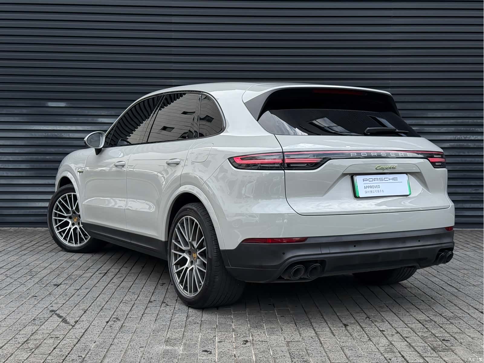 Porsche Cayenne, 2023 все фото