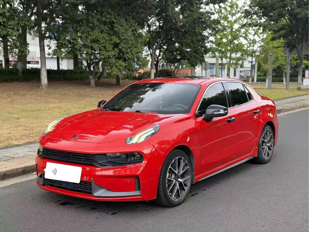 Lynk & Co 03
