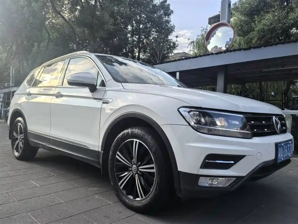 Volkswagen Tiguan L