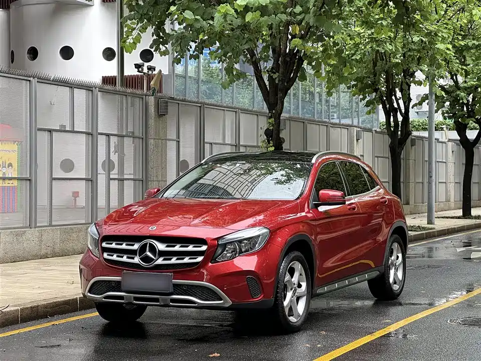 Mercedes-Benz GLA