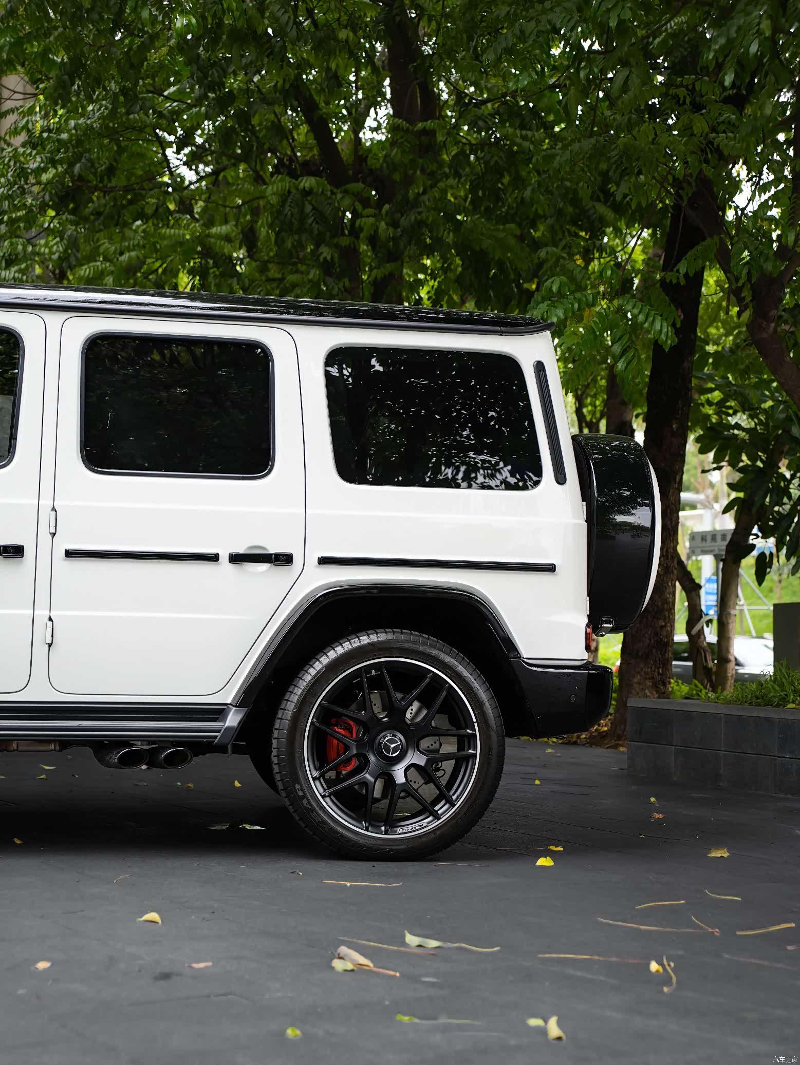 Mercedes-Benz G-Class, 2025 10
