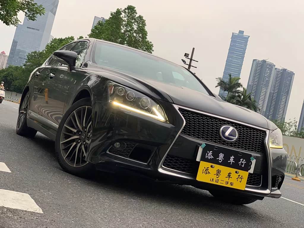 Lexus LS