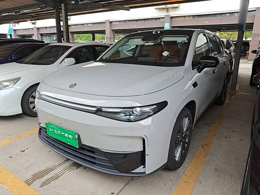 Leapmotor C10