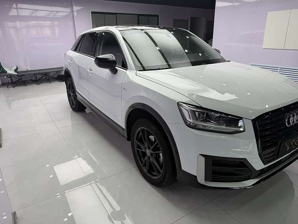 Audi Q2L