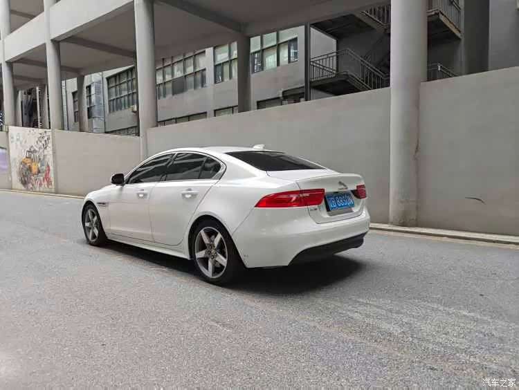 Jaguar XE, 2016 4