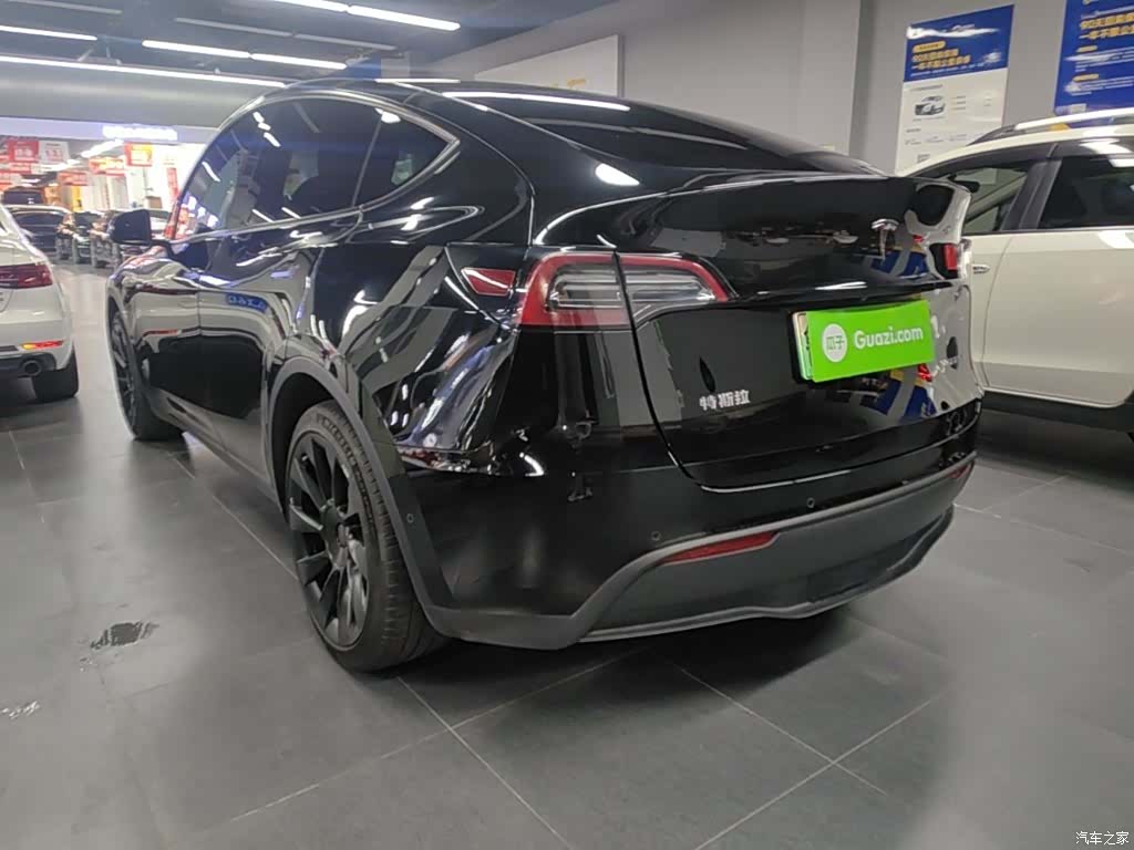 Tesla Model Y, 2021 все фото