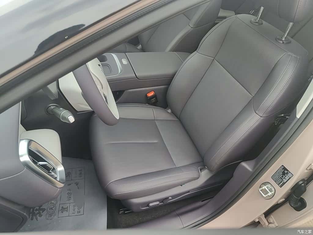 Leapmotor B01, 2025 15