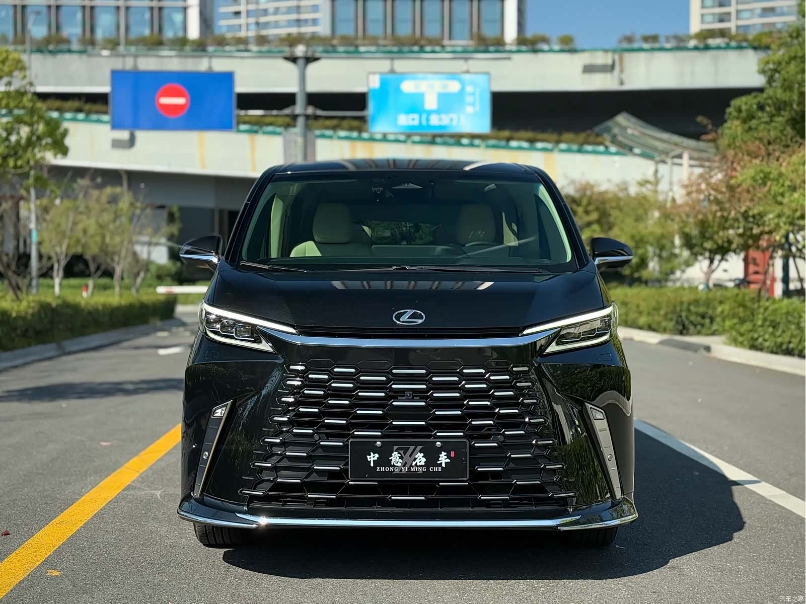 Lexus LM, 2024 2