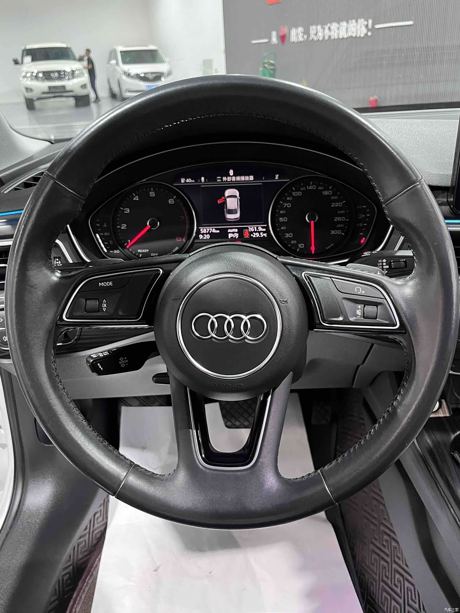 Audi A4L, 2020 все фото
