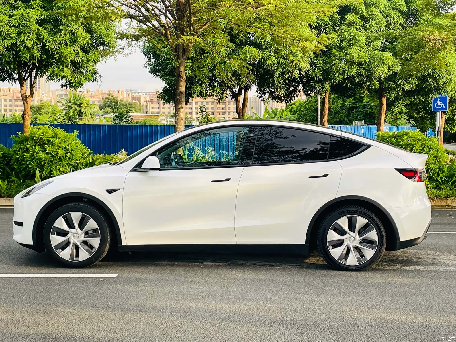 Tesla Model Y, 2023 8