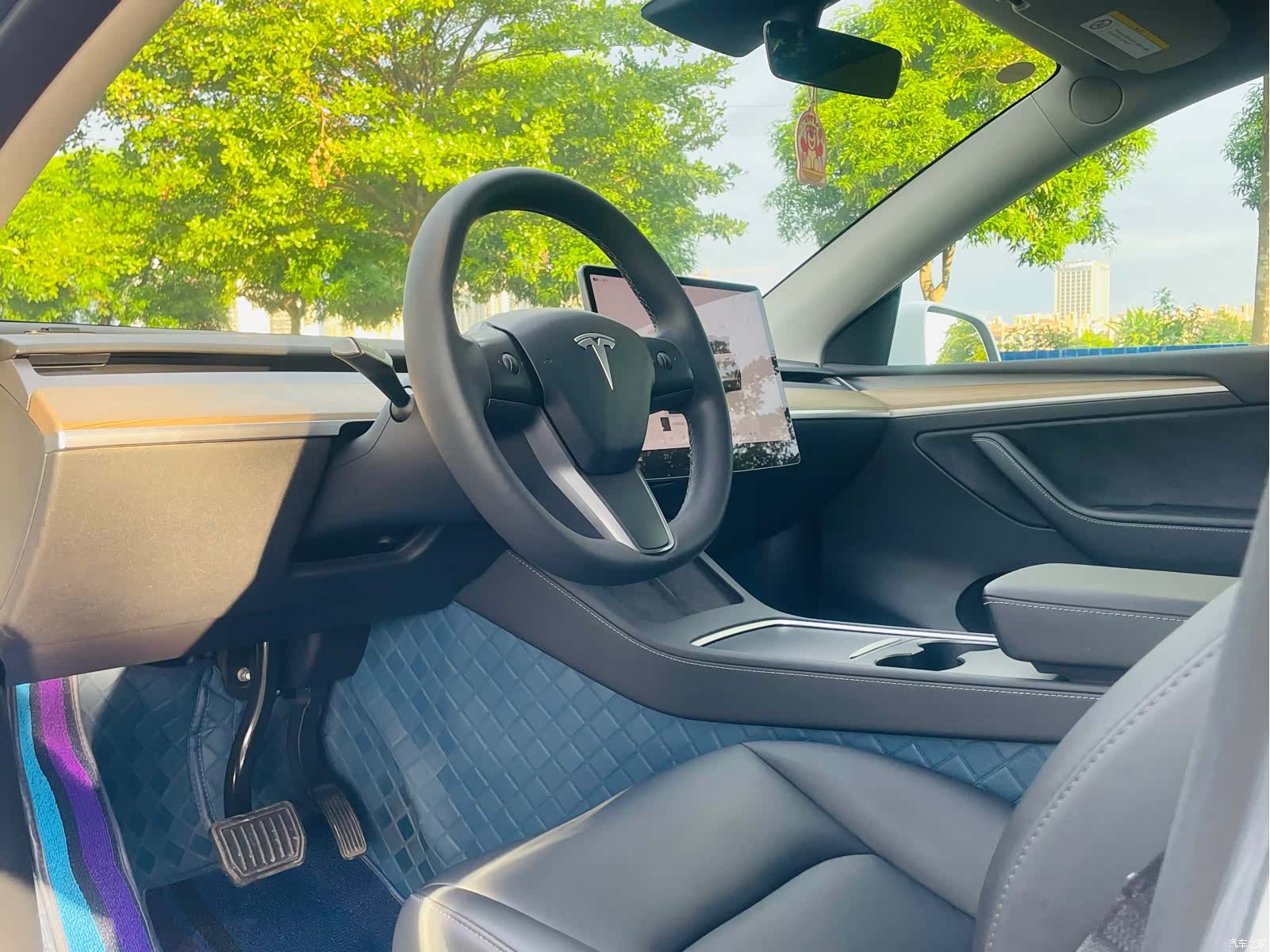 Tesla Model Y, 2023 17