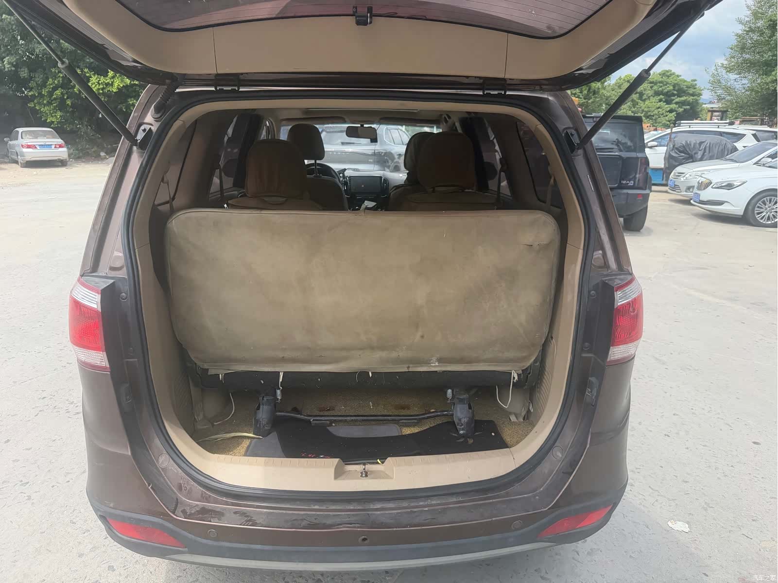 Wuling 730, 2015 16